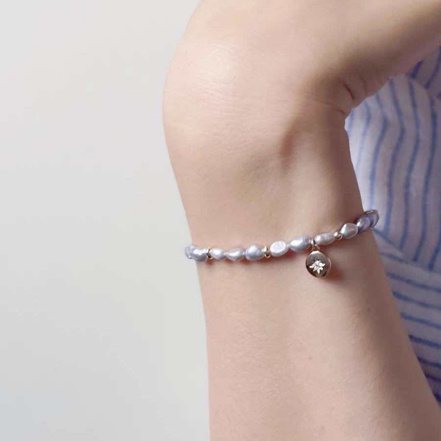 Pristine pearl bracelet