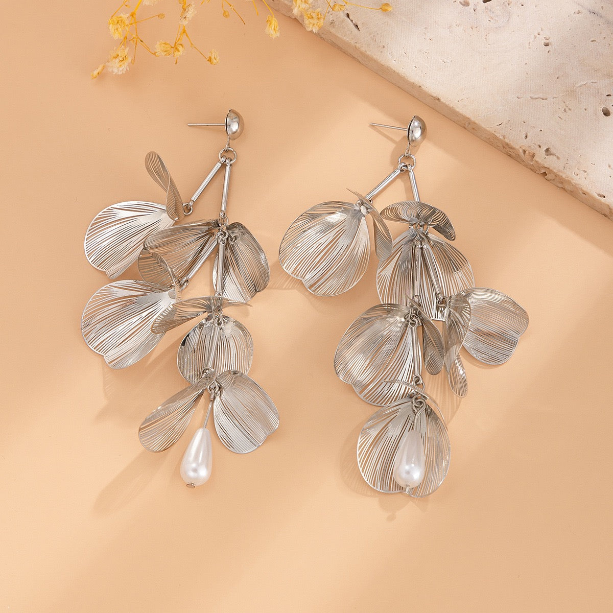 Flora Dangle Hypoallergenic Anti-tarnish Earring
