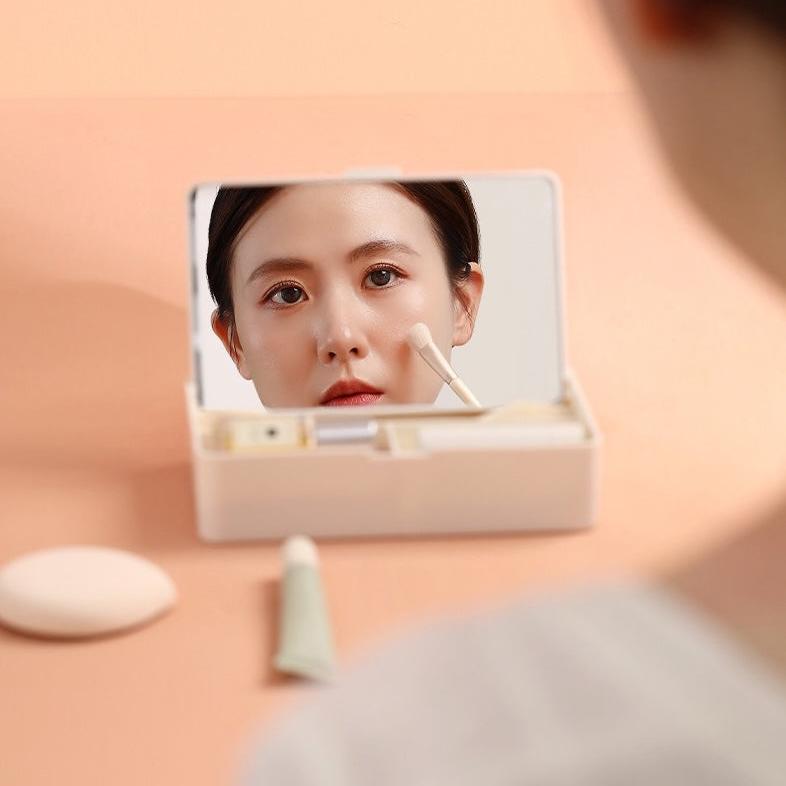 Portable Vanity case with Detachable Mirror