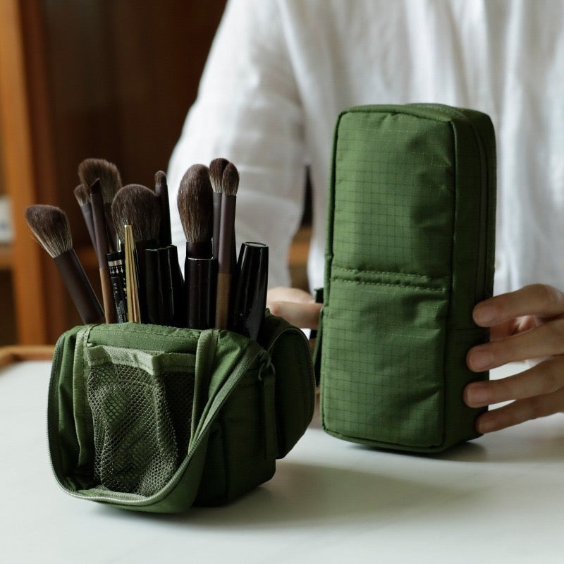 Professional Makeup Folding Small Banana-shaped Vertical Brush Case