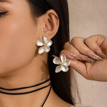 Madagascar Periwinkle Hypoallergenic Anti-Tarnish Stud Earring