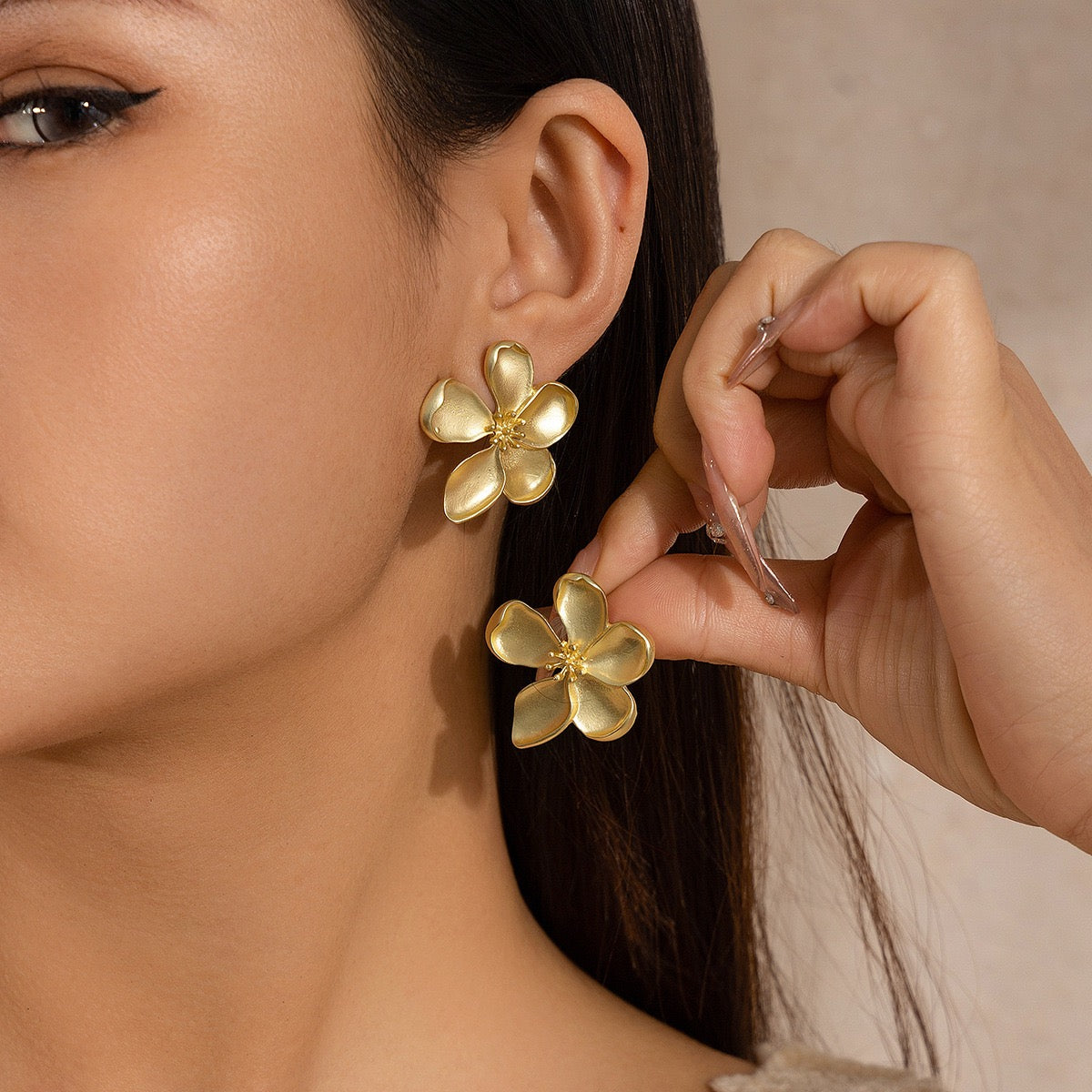 Madagascar Periwinkle Hypoallergenic Anti-Tarnish Stud Earring