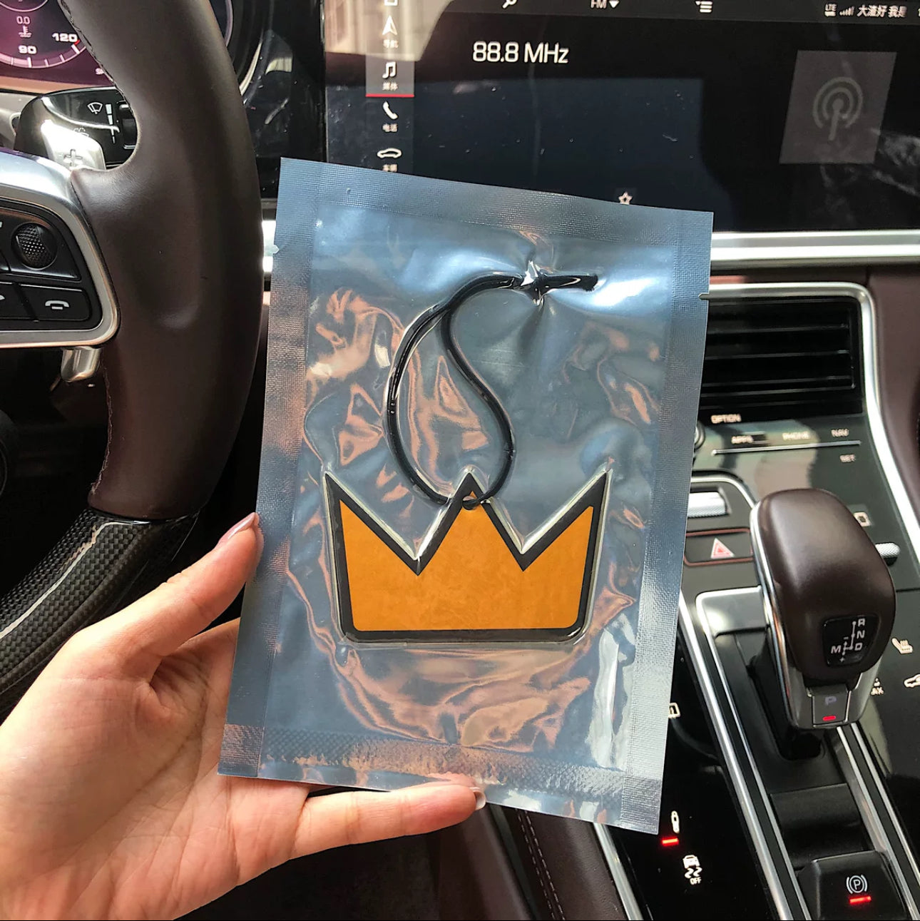 The Crown Car Perfume Aromatherapy Card