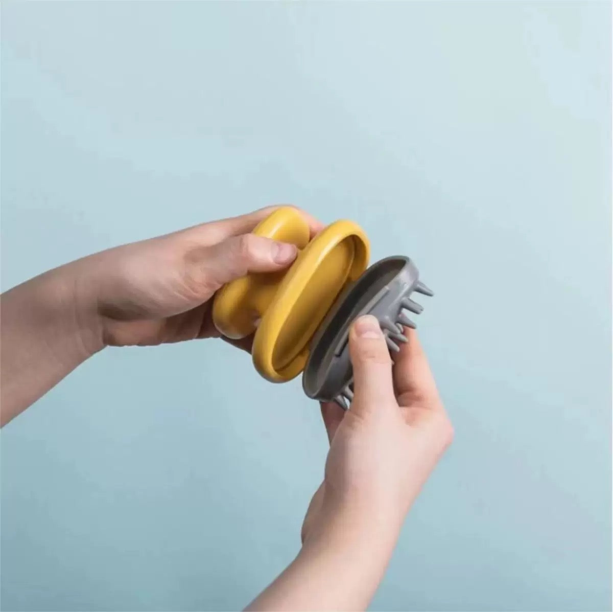 Scalp Scrubber with Shampoo Compartment