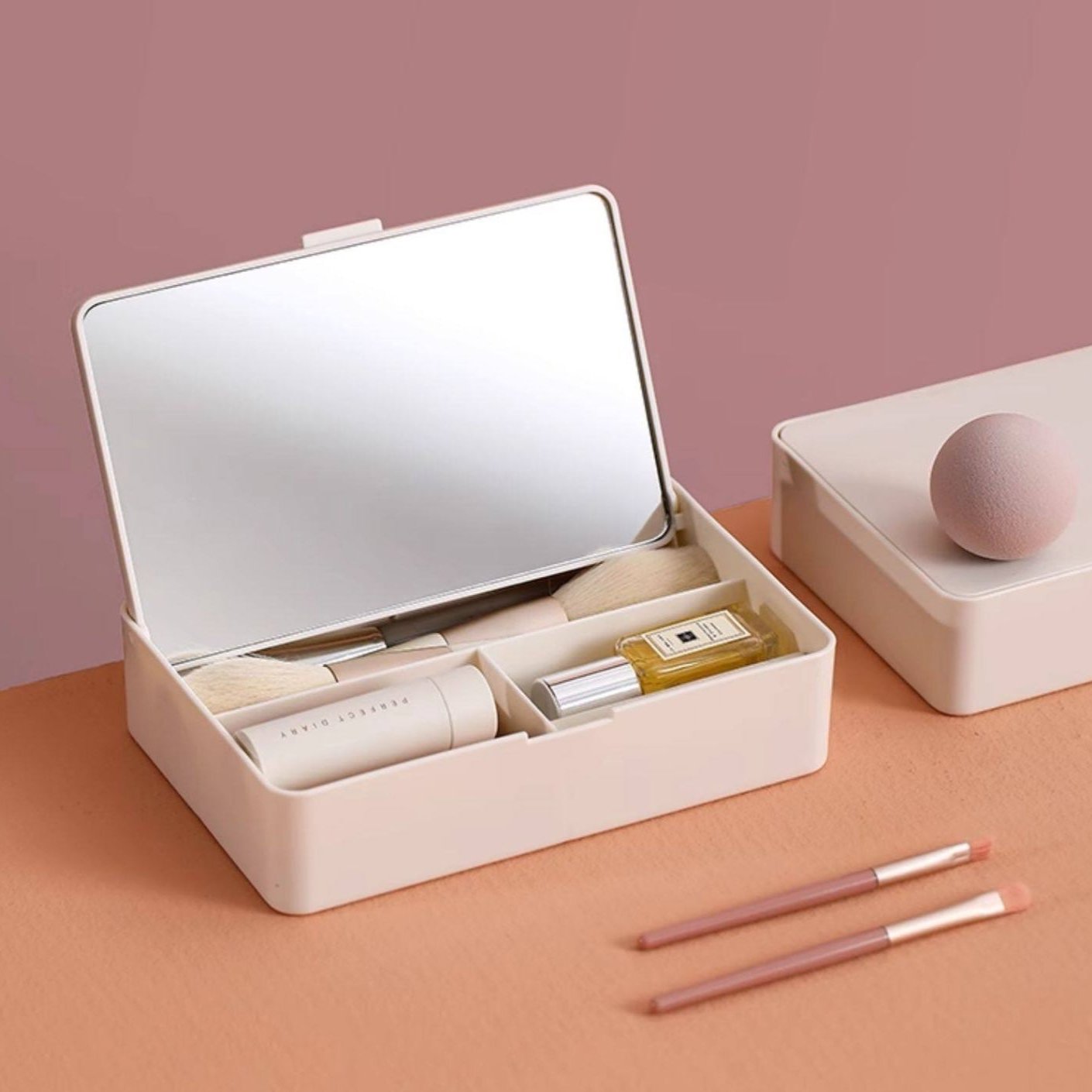 Portable Vanity case with Detachable Mirror