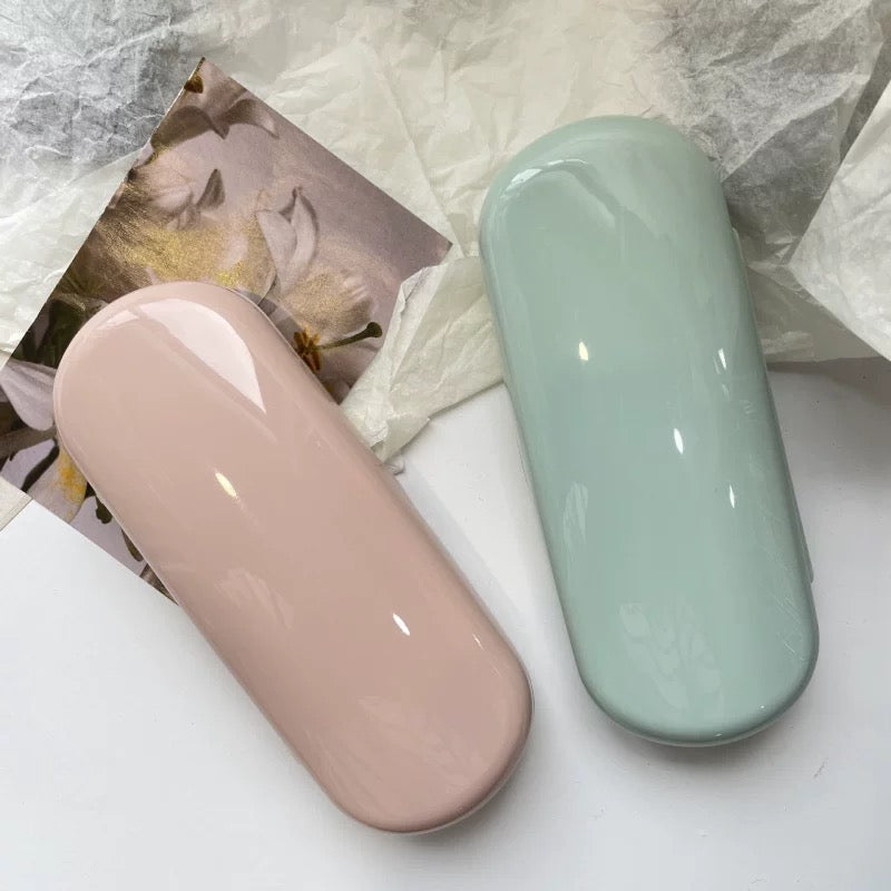 GLOSSY Fashionable Spectacle Case