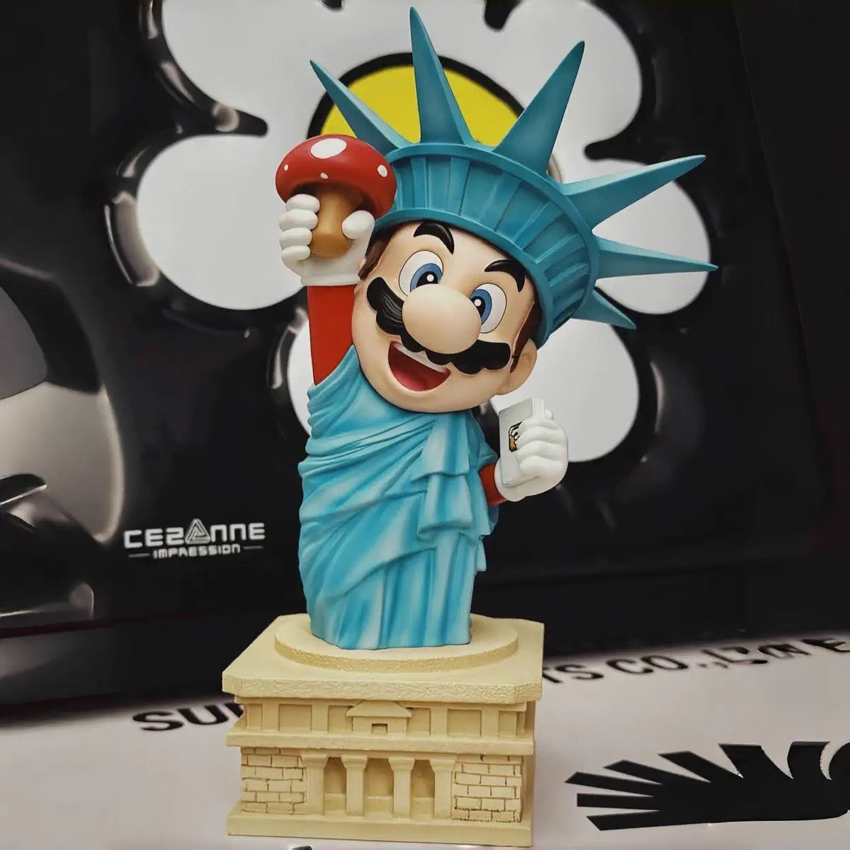 Super Mario - Statue of Liberty Model Toy
