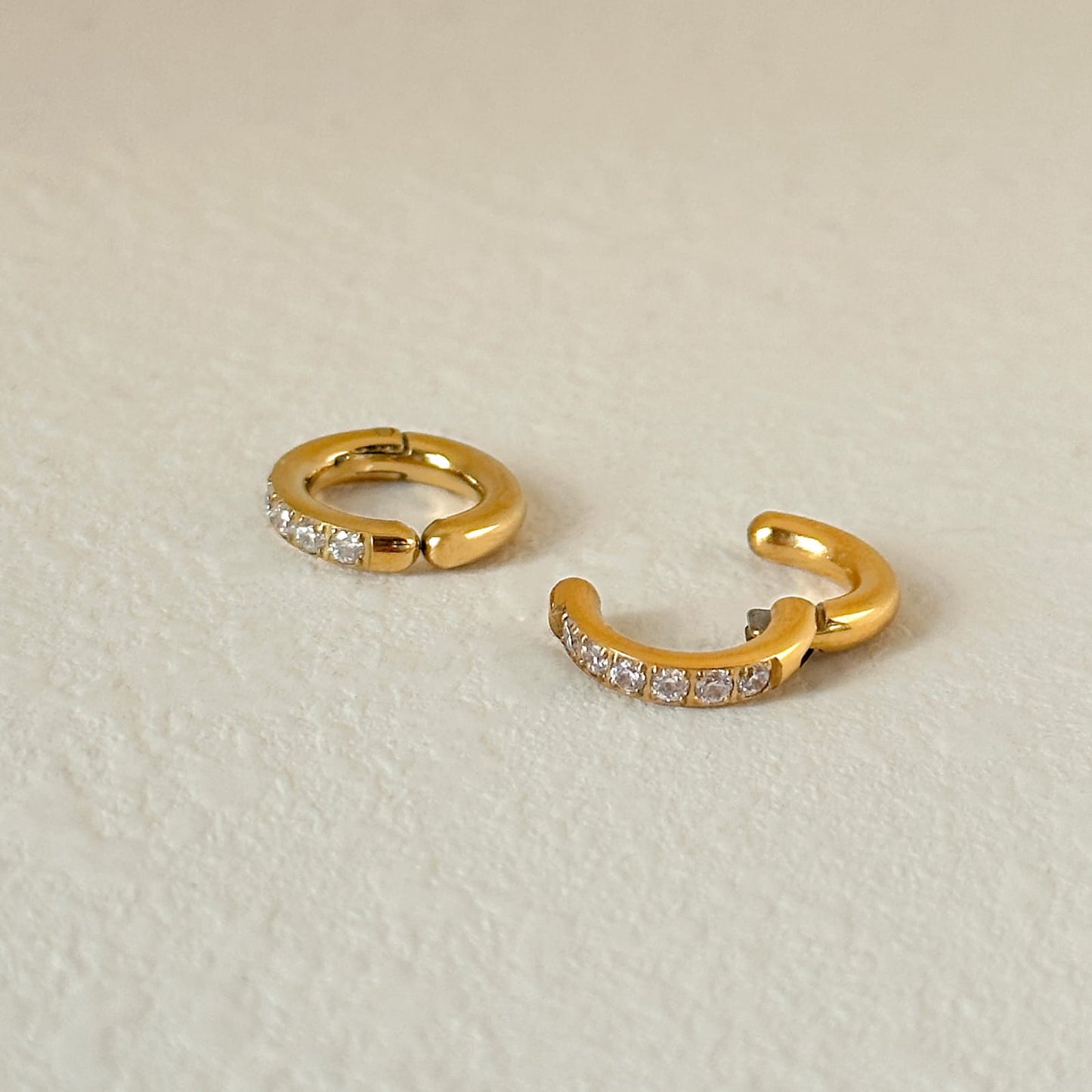 Diamond anti-tarnish hypoallergenic earcuff
