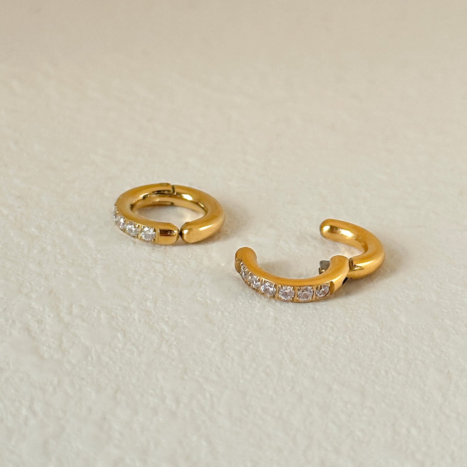 Diamond anti-tarnish hypoallergenic earcuff
