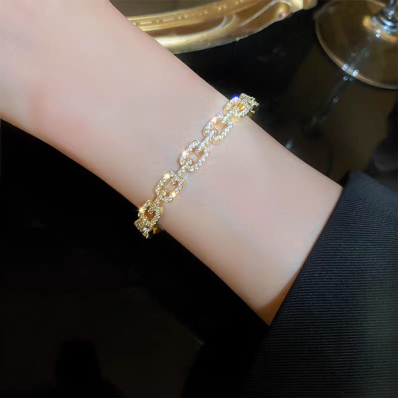 Diamond chain adjustable bangle
