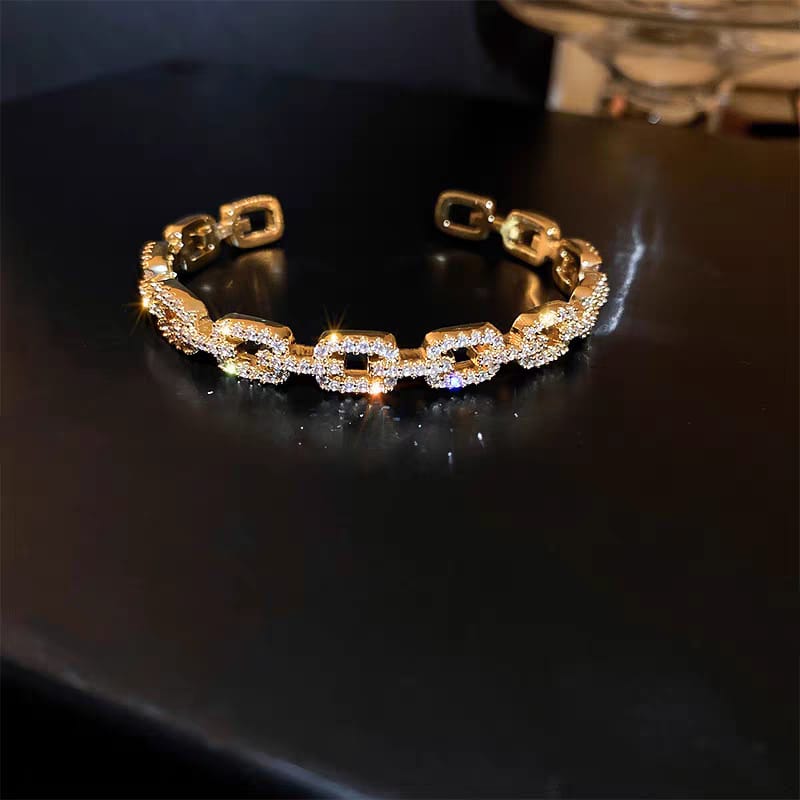 Diamond chain adjustable bangle