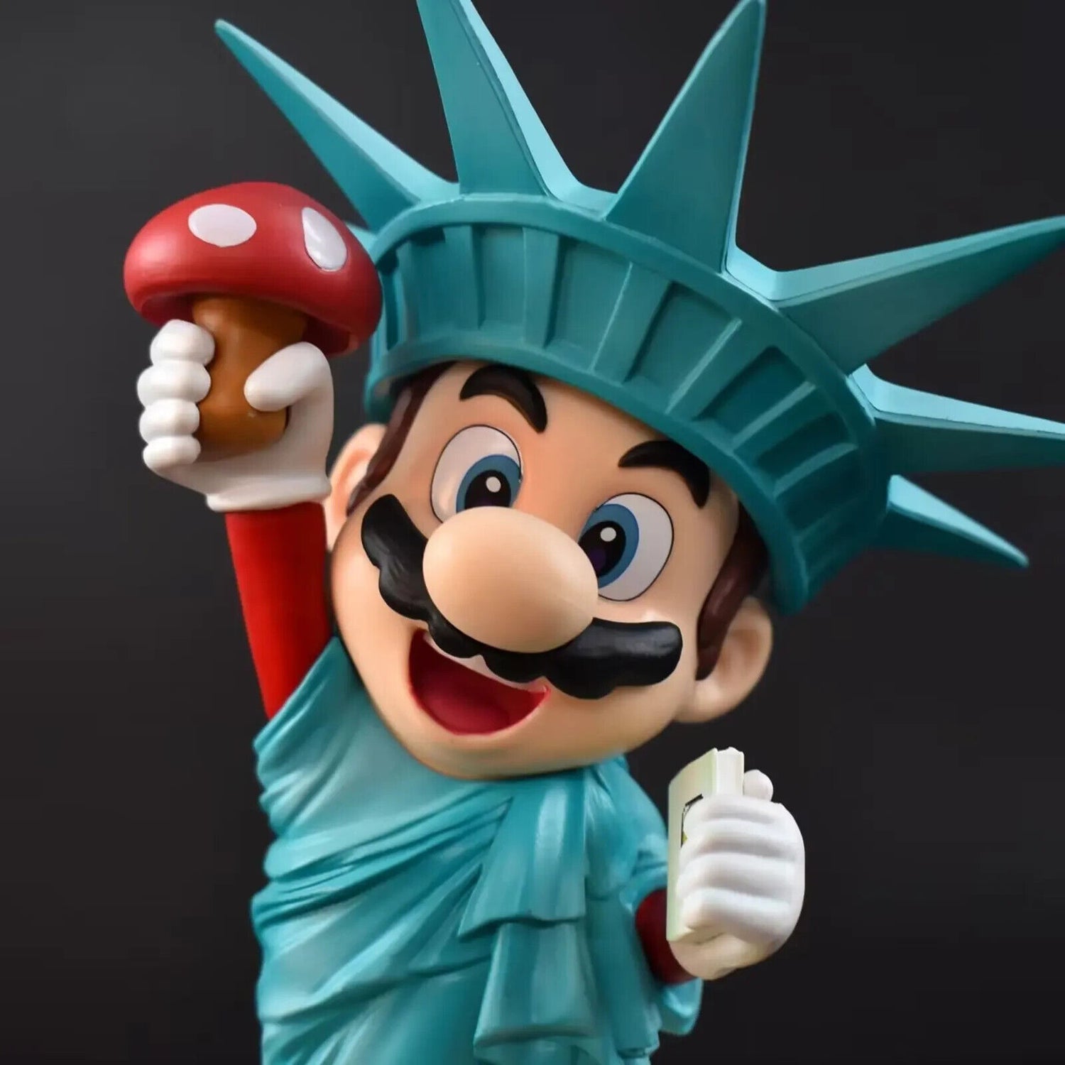 Super Mario - Statue of Liberty Model Toy